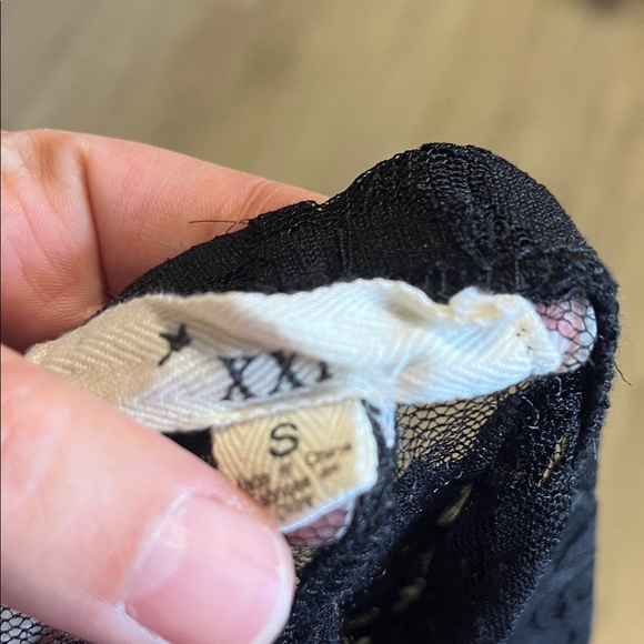 Black Lace Cropped Pants - Picture 2 of 2